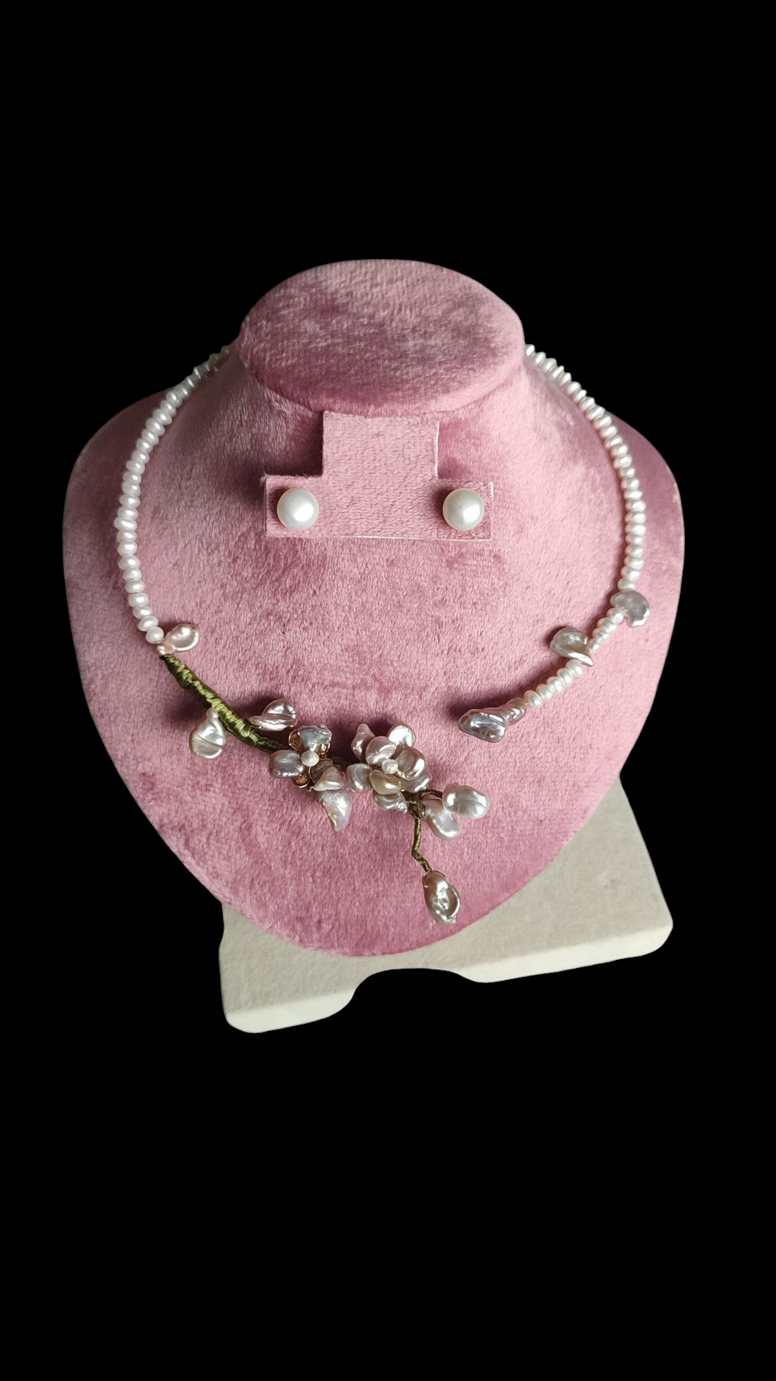 Stunning freshwater pearls flowers necklace