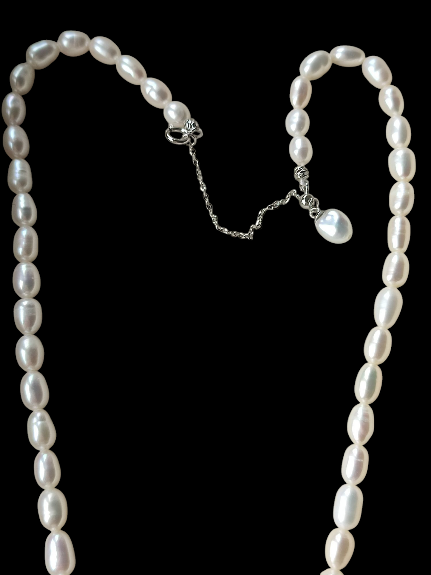 Set of genuine freshwater pearl necklace and earrings