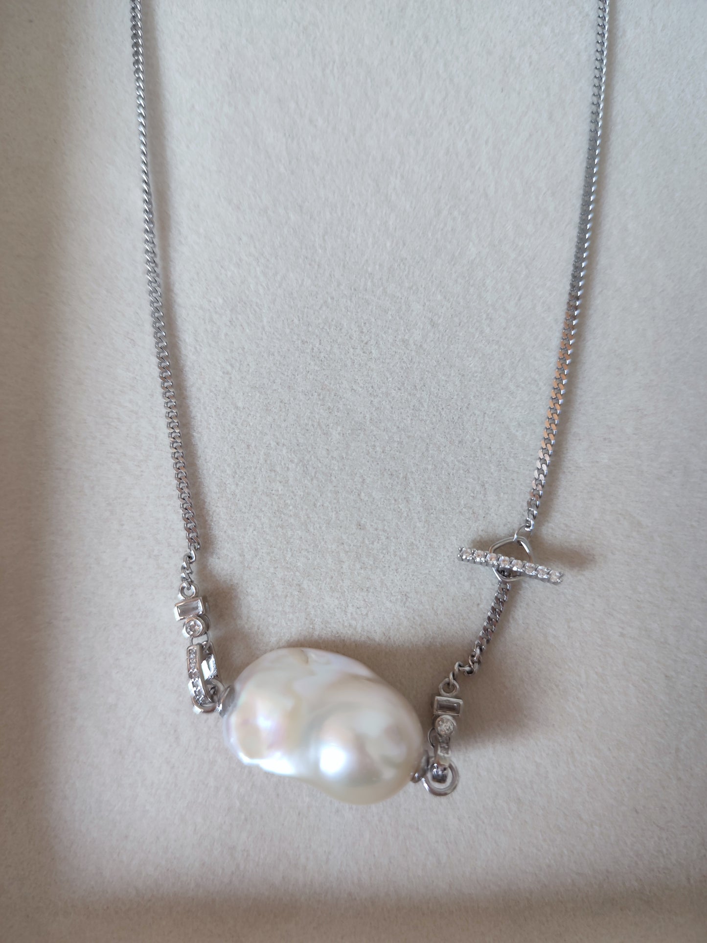 Necklace baroque pearl