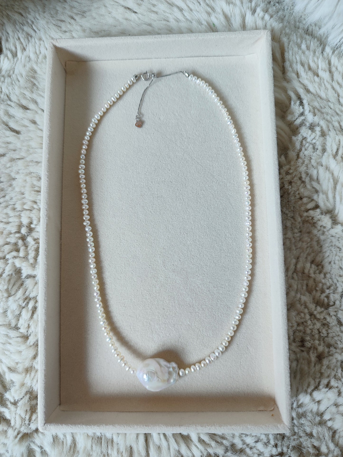 Baroque pearl necklace