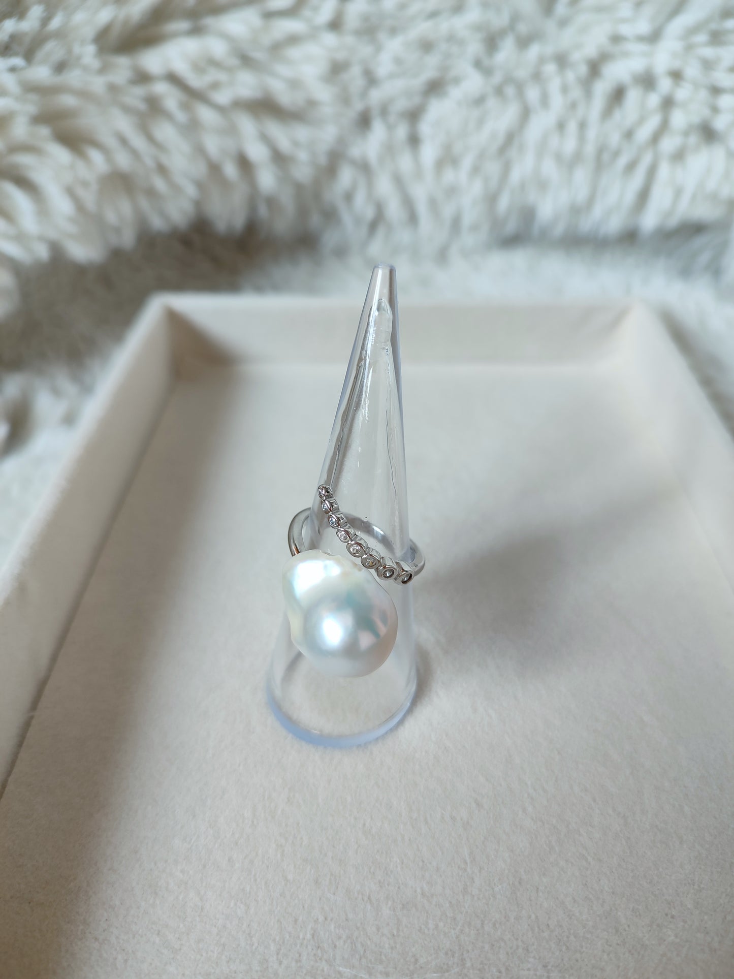 Elegant baroque pearl ring