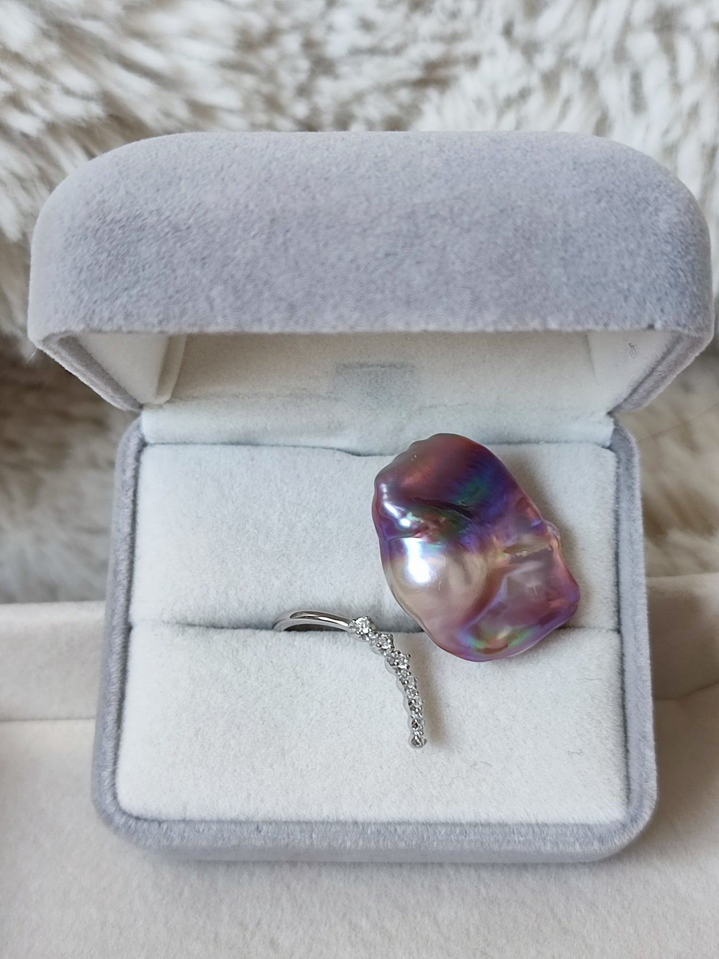 Baroque pearl ring