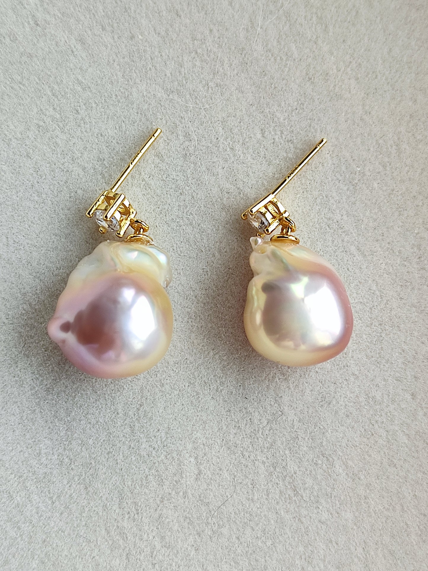 Baroque pearls earrings