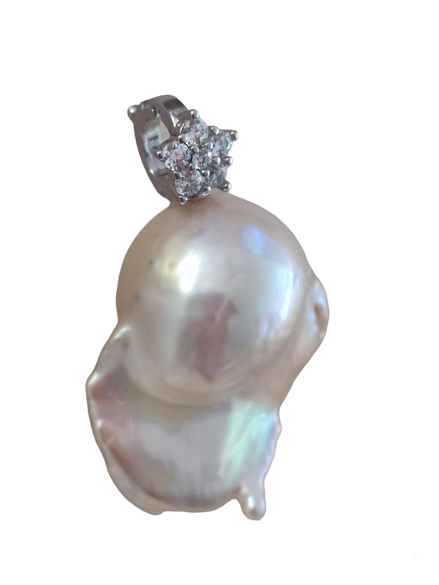Baroque pearl pendant