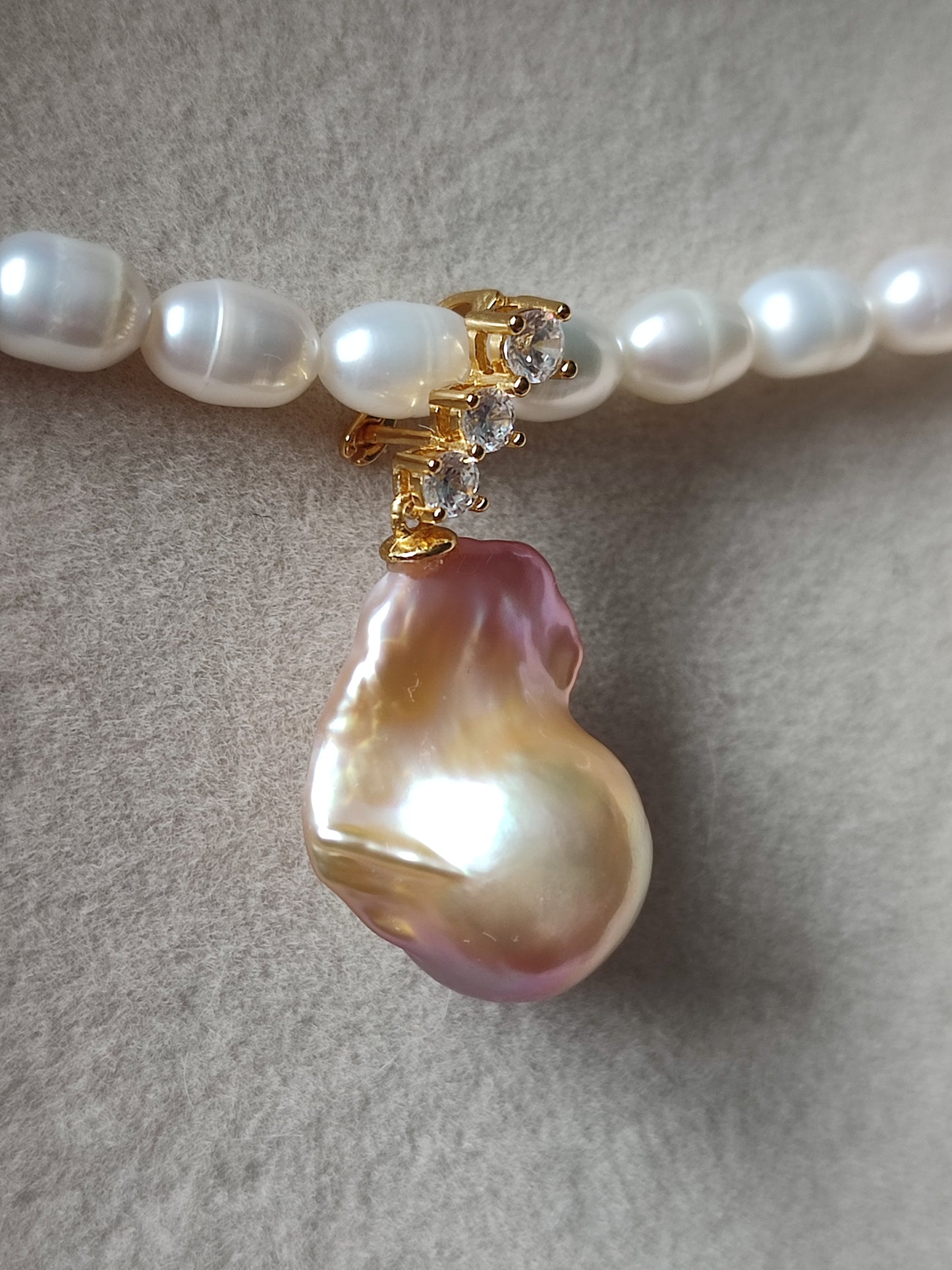 Beautifull freshwater pearl pendant
