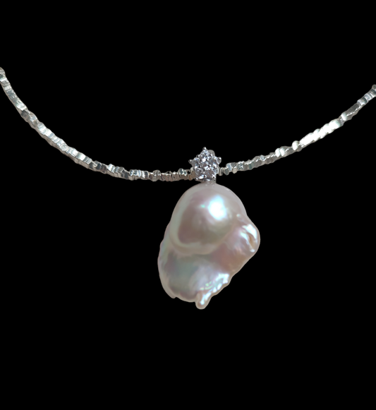 Baroque pearl pendant
